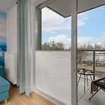 Square By Renters *