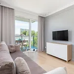 Apartment Square By Renters *