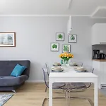 Apartment Square By Renters *