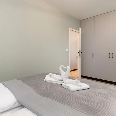 Апартаменты Square By Renters